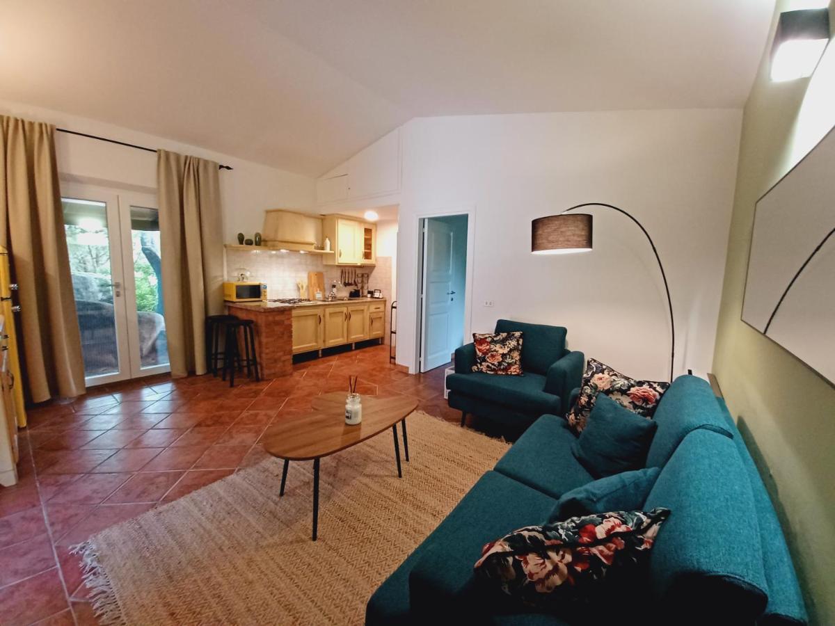 Suite Mirialveda San Pantaleo Exterior foto