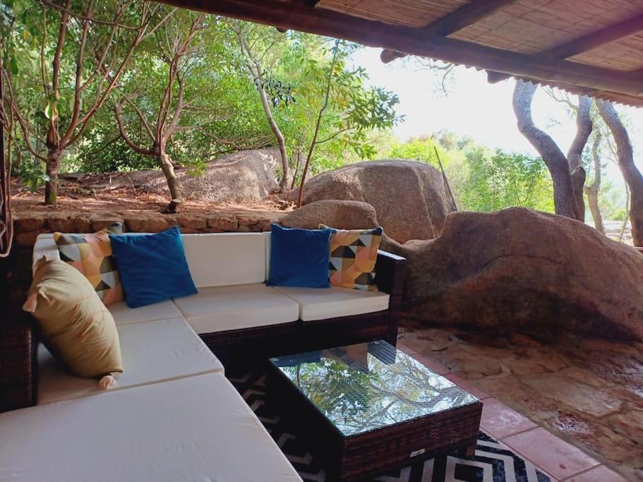 Suite Mirialveda San Pantaleo Exterior foto
